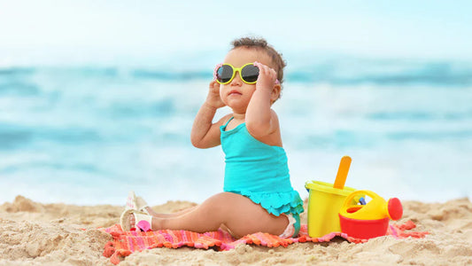 Bébé sous le soleil : 7 conseils pour un été serein avec un tout-petit