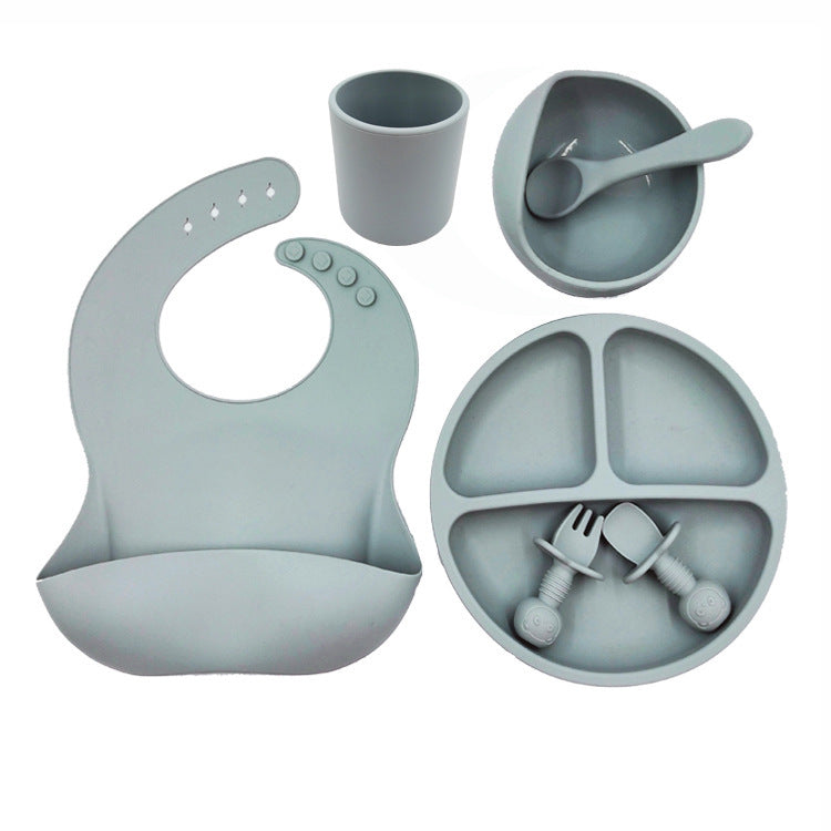 Set de vaisselle bébé en silicone – Bavoir, tasse, cuillère & fourchette (6 mois et +)