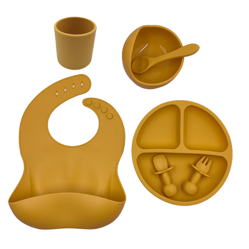 Set de vaisselle bébé en silicone – Bavoir, tasse, cuillère & fourchette (6 mois et +)