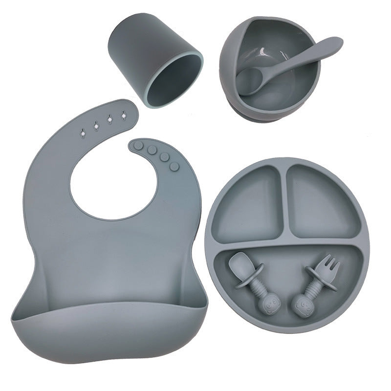 Set de vaisselle bébé en silicone – Bavoir, tasse, cuillère & fourchette (6 mois et +)